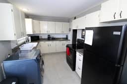 Near Expo Center | Dogs Ok | Fenced | No chores