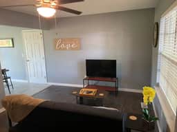 Tulsa whole home near Hard Rock Casino and I-44 with huge fenced yard. Pets allowed and no checkout chores.