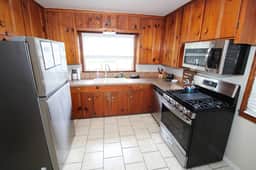Tulsa home conveniently by Brookside and Riverside with large fenced yard.  Shopping, dining, and river trails.  Pets allowed