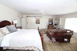 Jenks cozy home | Fenced yard | Dogs OK