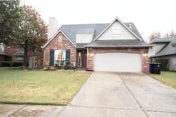 Spacious Broken Arrow Retreat with Pool & Hot Tub!