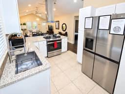 Stylish 3BR | Near Downtown in Owen Park | Fenced - Image 4