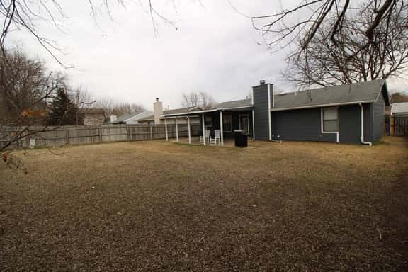 Whole Home | Fenced Yard | Dogs OK | No Chores - Image 1