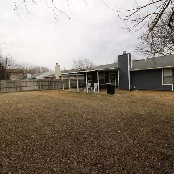 Whole Home | Fenced Yard | Dogs OK | No Chores - Image 1