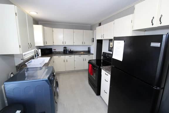 Near Expo Center | Dogs Ok | Fenced | No chores