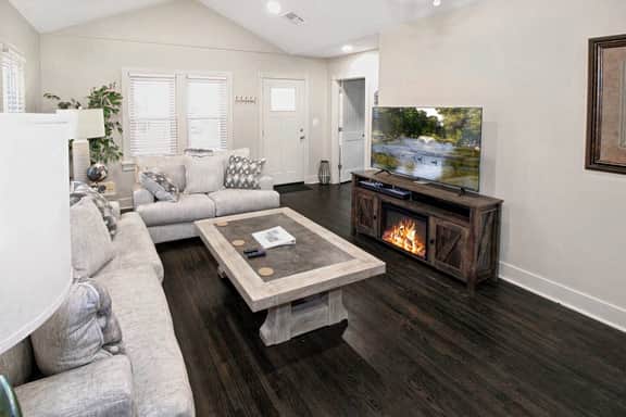 Downtown Tulsa Retreat| Private Yard| Dogs OK