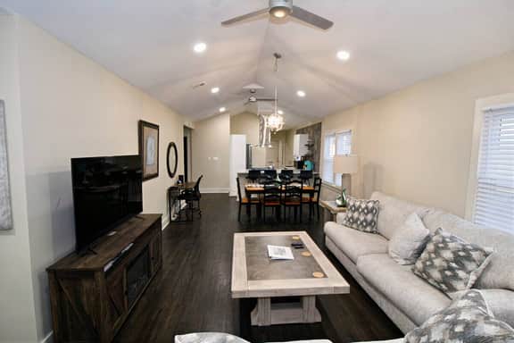 Downtown Tulsa Retreat| Private Yard| Dogs OK