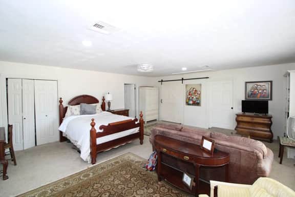 Jenks cozy home | Fenced yard | Dogs OK
