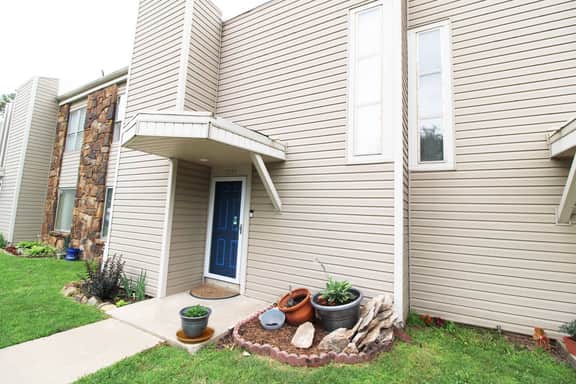Remodeled Townhouse | Dogs OK | ORU & St Francis