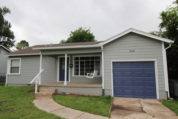 Brookside and Riverside | Fenced Yard | Dogs OK