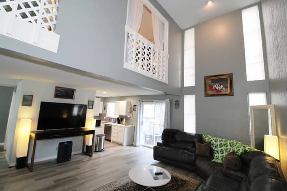 Remodeled Townhouse | Dogs OK | ORU & St Francis