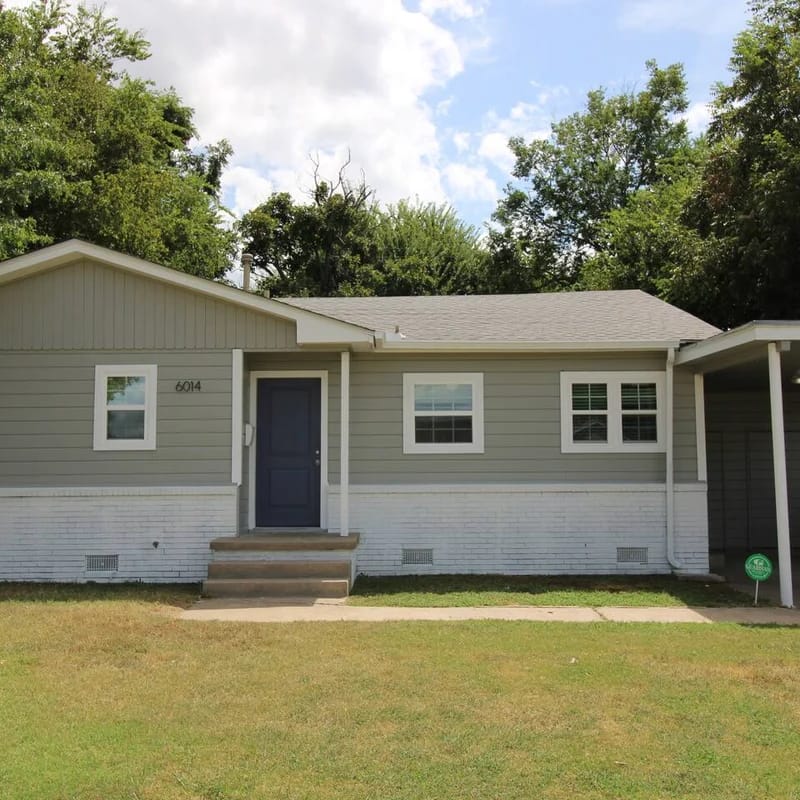 Near Expo Center | Dogs Ok | Fenced | No chores